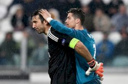 Urung Setim Ronaldo, Buffon: Kenapa Juga Saya Tinggalkan Juventus?