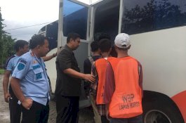 Lapas Klas II A Maros Antar Langsung ke Rumah Napi Anak yang Bebas