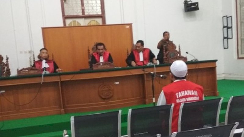 Sidang Pembacaan Tuntutan Bos Abu Tours Ditunda