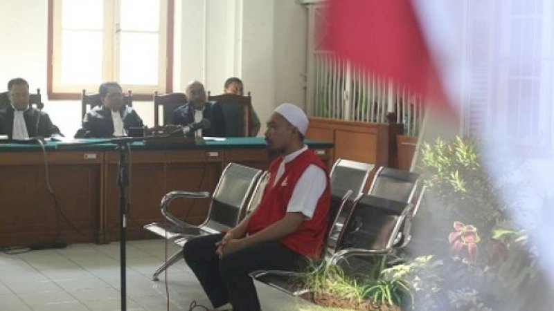 Direktur Utama Abu Tours, Muhammad Hamzah Mamba saat mengikuti sidang. Dok