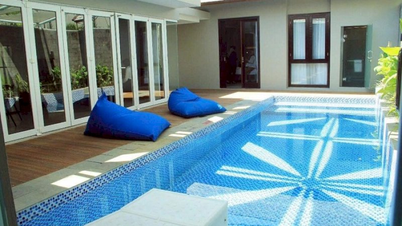 Kolam renang privat Hotel Gammara, Makassar.