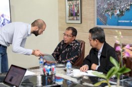 Wali Kota Makassar Tertarik Beli Mesin Penghasil Listrik dari Sampah