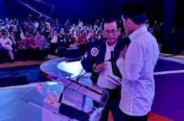 Sebut Dua Paslon Egois, Dahlan Iskan Ungkap Harga Baju Jokowi saat Debat
