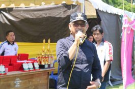 Bupati Lutim Buka Pameran Burung Berkicau