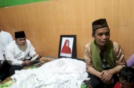 Perhatian, Sosok Sang Istri di Mata Ustaz Maulana