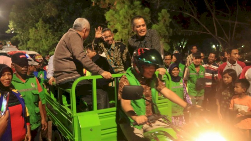 Bupati Bantaeng Arak Adipura Pakai Motor Pengangkut Sampah