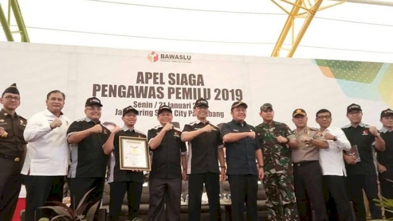 Wiranto saat menghadiri apel siaga pengawas Pemilu di Palembang, Senin (21/1/2019).