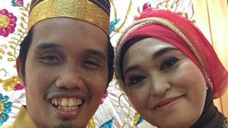 Ustaz Muhammad Nur Maulana bersama sang istri, Nuraliyah Ibnu Hajar, semasa hidup.