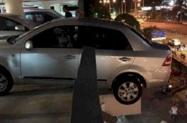 Wanita Ini Salah Oper Gigi, Sedan Mundur di Parkiran Bertingkat