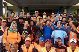 Arak Adipura Keliling Kota, Andi Sukri: Lihat Gadis Cantik Lisa, Ambil