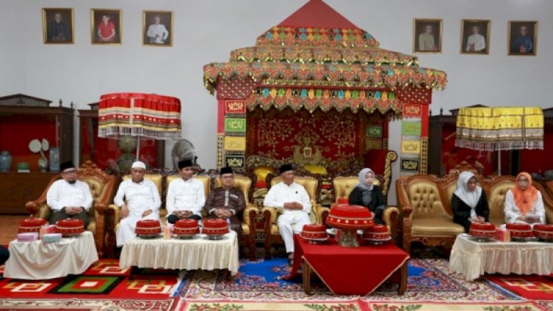 Suasana Zikir Akbar yang dihadiri Datu Luwu dan permaisuri. (Sumber: Humas Pemkot Palopo)