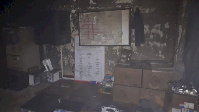 Kantor Pos Pusat Makassar Kebakaran, Satu Ruangan Hangus