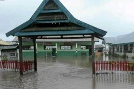 Gedung SD Terendam Banjir Hingga 1 Meter di Takalar