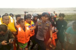 ABK Kapal yang Terbalik di Barombong Selamat, 50 Menit Berenang Pakai Jeriken