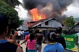 Rumah Orang Tua Ketua Perindo Palopo Hangus Terbakar