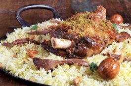 Kisah Abu Bakar yang Hampir Tewas karena Ingin Muntahkan Makanan