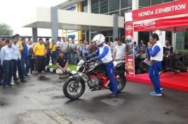 Ini Tips Berkendara Aman Saat Hujan