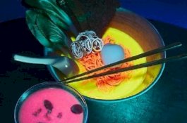 Unik, Ada Mi Ramen Bisa Menyala dalam Gelap