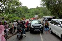 Aksi Perlawanan Rakyat Luwu, Arus Lalin Jalan Trans Sulawesi di Palopo Lumpuh Total