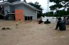 Pengungsi Korban Banjir Gowa Capai 2.121 Orang