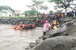 Muat 30 Penumpang, Kapal Terbakar di Laut Flores Perbatasan Bantaeng