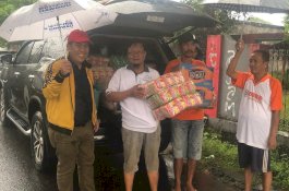 Warga Belum Tersentuh Bantuan, Syamsuddin Kadir Salurkan Bahan Pokok