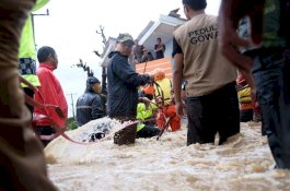 Bupati Gowa Tinjau Langsung Titik Terparah Banjir