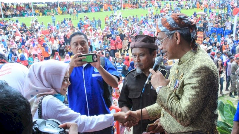 Bupati Luwu Timur Thorig Husler menghadiri Peringatan Hari Jadi Luwu ke-751 dan Hari Jadi Perlawanan Rakyat Luwu ke-73 di Kota Palopo, Rabu (23/1/2019).