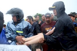 Jalur Darat Terputus, Bupati Gowa Minta Bantuan Helikopter kepada Gubernur dan Pangdam