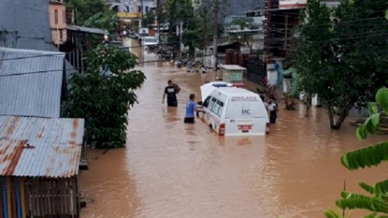 Suasana banjir di Jalan Bung, yang direkam dari kamera warga.