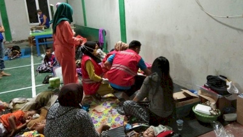 Suasana di lokasi pengungsian warga Kalumeme di Pesantren Babul Khaer, Bulukumba.