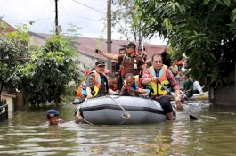 Pantau Lokasi Banjir, Wali Kota Makassar: Saya Sudah Sampaikan untuk Waspada