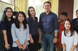 Melihat Lebih Dekat Cincin Tunangan Ahok dan Puput