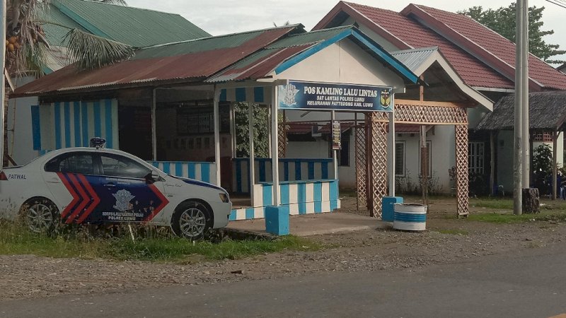 Tekan Angka Kecelakaan, Satlantas Polres Luwu Bangun Pos Kamling Lalu Lintas