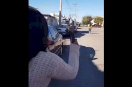 Video Viral: Ibu Lempar Putrinya Dengan Sandal Jepit