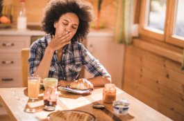 Sering Mual Setiap Selesai Makan? Mungkin ini Penyebanya