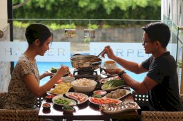 Sambut Imlek, Harper Perintis Siapkan Menu Suki