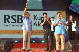 Puluhan Ribu Anggota RSB Jadi Saksi Sandiaga Uno Terima Kartu Spesial Member