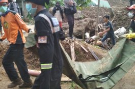 Jasad Ibu-Anak Korban Longsor Gowa Ditemukan Berpelukan 