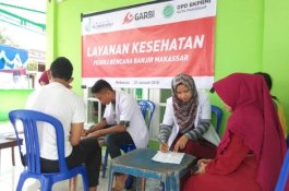 BKPRMI Makassar dan Garbi Gelar Layanan Kesehatan di Lokasi Banjir