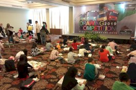 Hotel Santika Cetak Bibit Seniman Melalui Drawing Competition