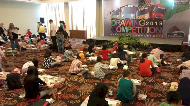 Hotel Santika Cetak Bibit Seniman Melalui Drawing Competition