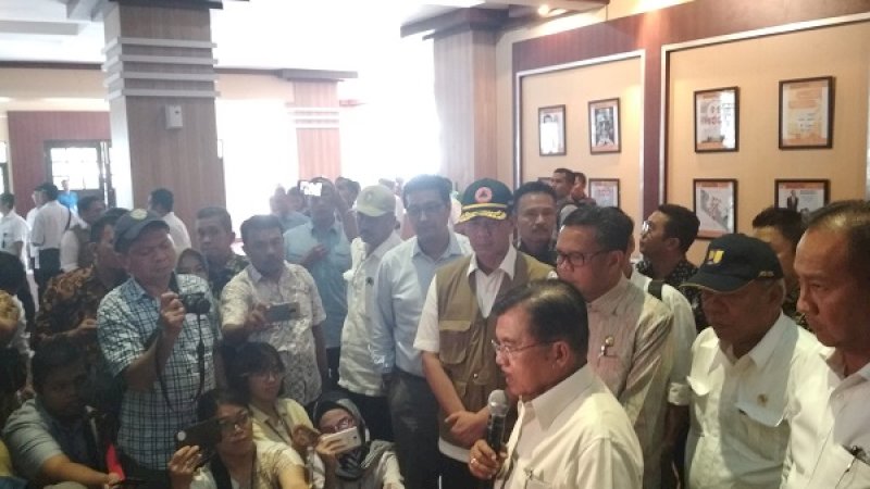 Wakil Presiden RI, Jusuf Kalla, di lantai 1 kantor Gubernur Sulsel di Jalan Urip Sumoharjo, Minggu (27/1/2019).