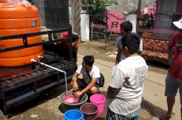 Bantu Pemulihan Pascabanjir, BRPBAP3 Maros Distribusikan Air Bersih