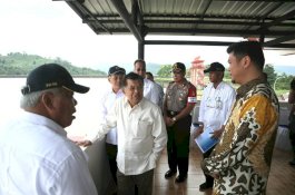 Kemensos Beri Santunan Rp15 Juta untuk Keluarga Korban Banjir yang Meninggal