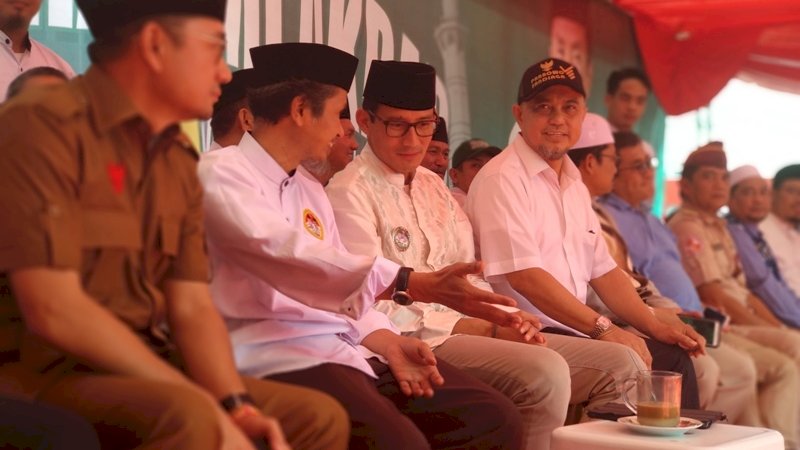 Tamsil Linrung saat menampingi Sandiaga Uno di Makassar, Sabtu (26/1/2019).