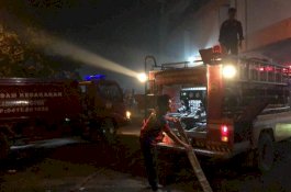 Posko Pengungsian Korban Banjir di Pasar Minasa Maupa Gowa Terbakar