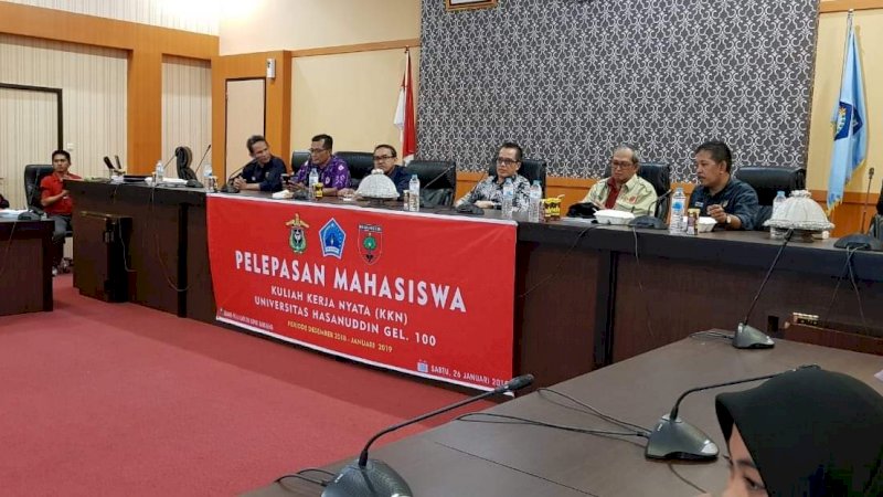 Sekda Bantaeng Lepas 148 Mahasiswa KKN Unhas Gelombang ke-100