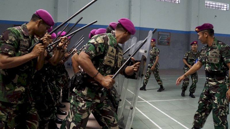 Suasana latihan pasukan anti huru hara di Lantamal VI Makassar, Senin (28/1/2019). (FOTO: DOK LANTAMAL VI)