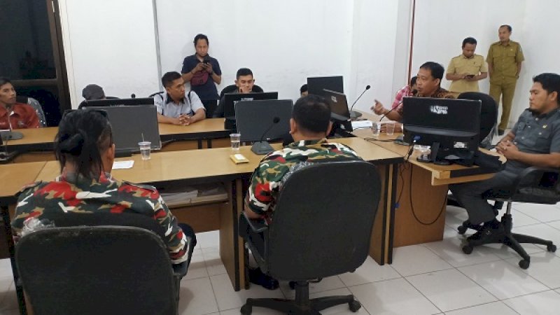 RDP DPRD Kota Parepare dengan perwakilan Laskar Merah Putih (LMP) Kota Parepare dan sejumlah LSM di Kota Parepare, Senin(28/1/2019).